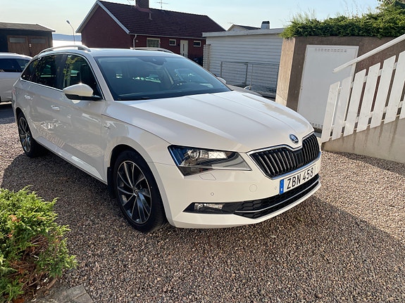 Skoda Superb 3 of 5
