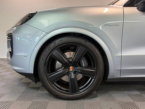 Porsche Cayenne Coupe 3 of 5