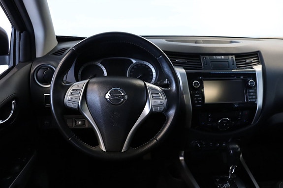 Nissan Navara 2 of 5