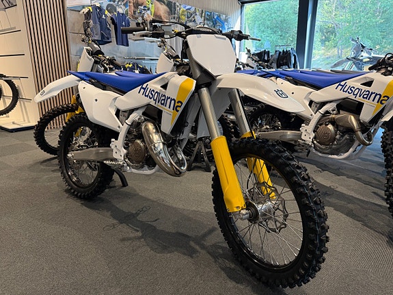 Husqvarna TC 125 2 of 5