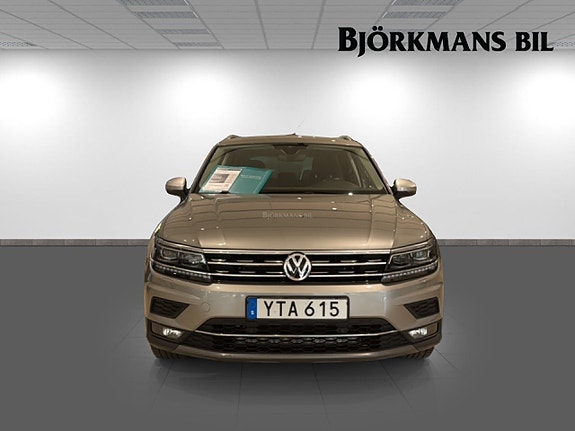 Volkswagen Tiguan 2 of 14