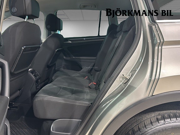 Volkswagen Tiguan 9 of 14
