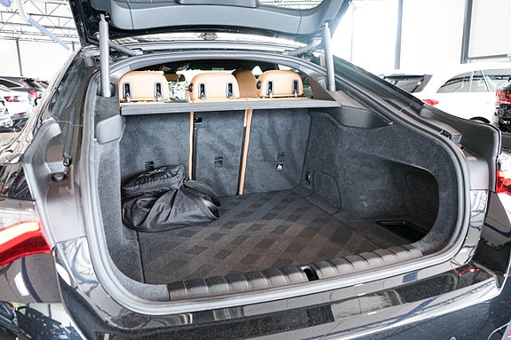 BMW i4 9 of 30