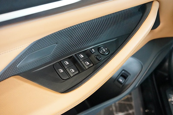 BMW i4 28 of 30
