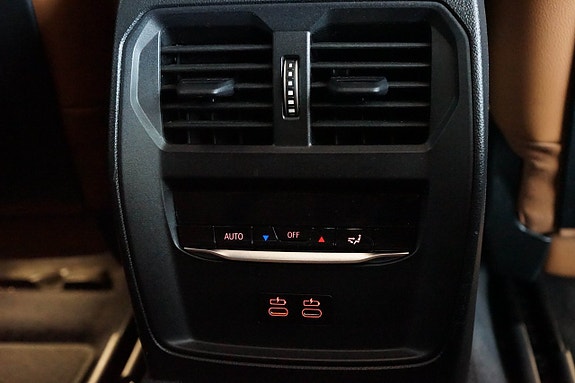 BMW i4 12 of 30