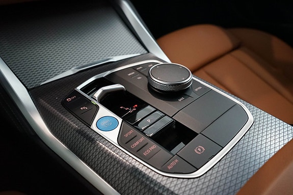 BMW i4 23 of 30