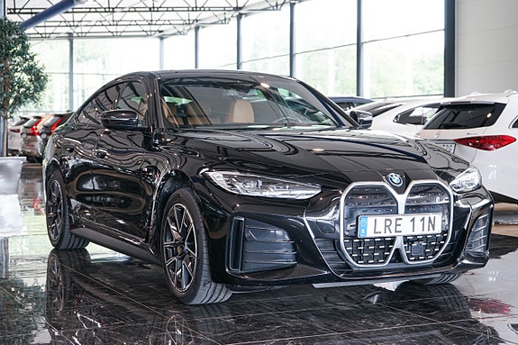 BMW i4 2 of 5