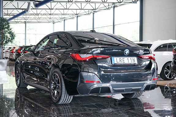 BMW i4 6 of 30