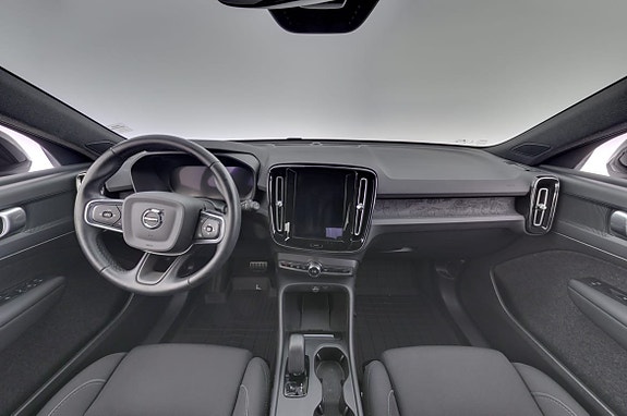 Volvo EX40 7 of 21