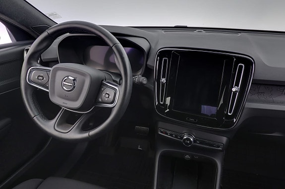 Volvo EX40 8 of 21