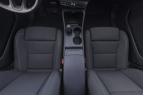Volvo EX40 9 of 21