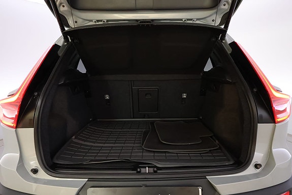Volvo EX40 12 of 21