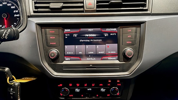 Seat Arona 9 of 12