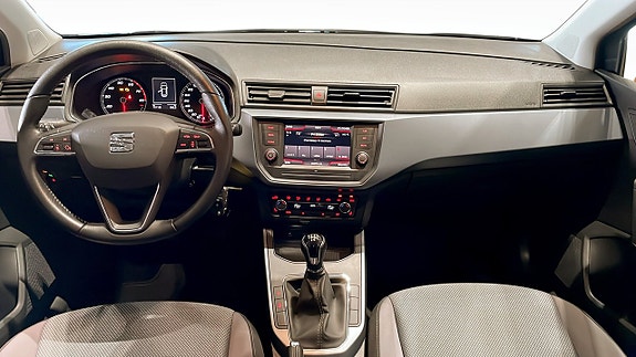 Seat Arona 10 of 12
