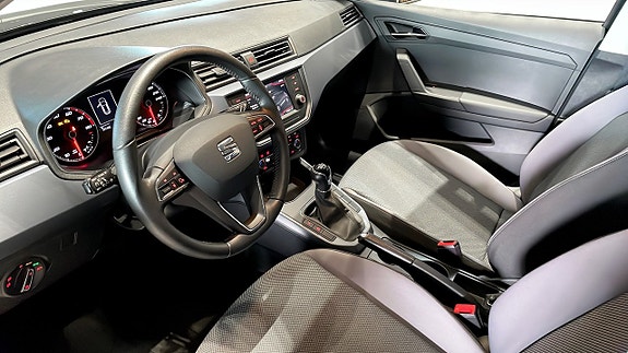 Seat Arona 7 of 12