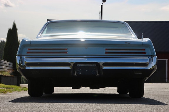 Pontiac Grand Prix 11 of 30