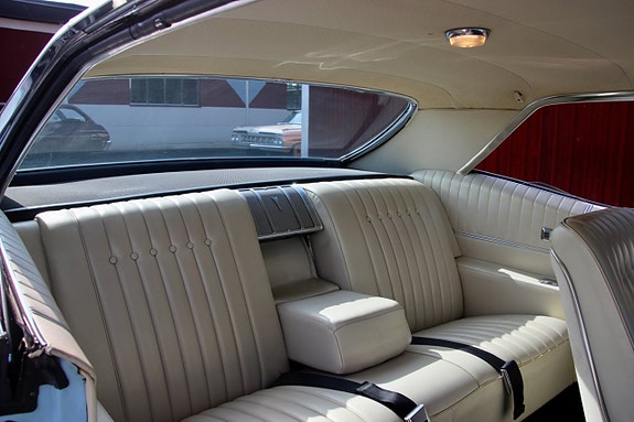 Pontiac Grand Prix 27 of 30