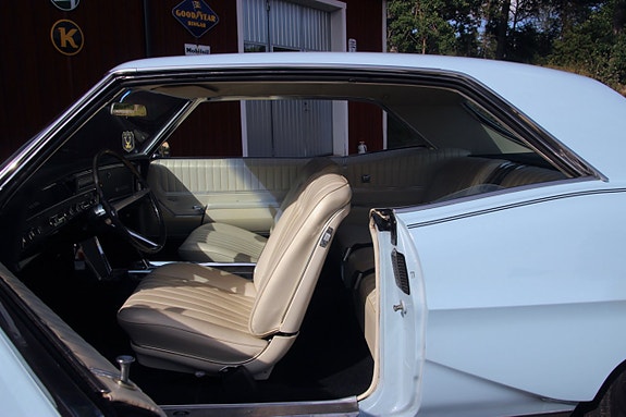 Pontiac Grand Prix 9 of 30