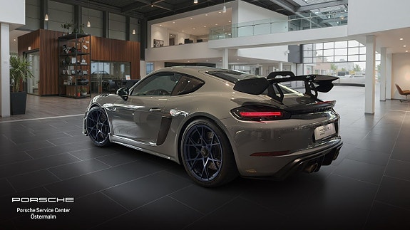 Porsche 718 Cayman GT4 RS 2 of 5