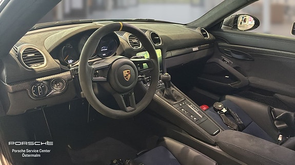 Porsche 718 Cayman GT4 RS 3 of 5