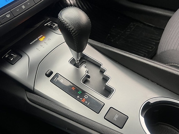 Toyota Avensis 22 of 27