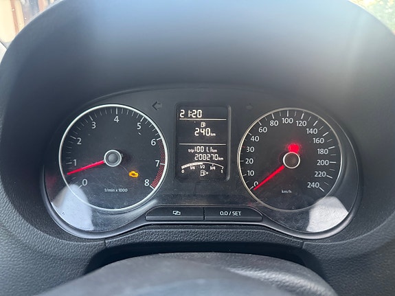 Volkswagen Polo 6 of 8