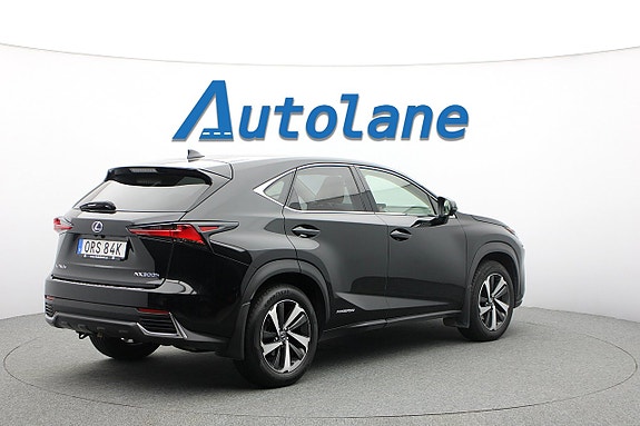 Lexus NX300h 4 of 5
