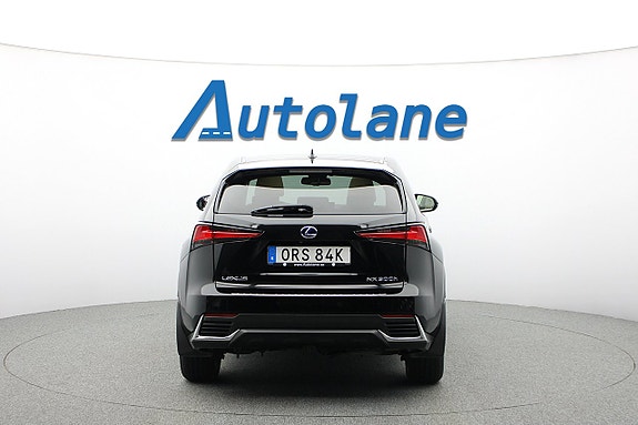 Lexus NX300h 5 of 5