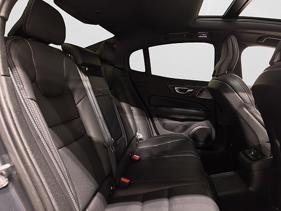 Volvo S60 11 of 25