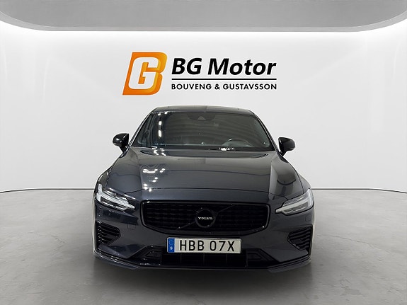 Volvo S60 2 of 5