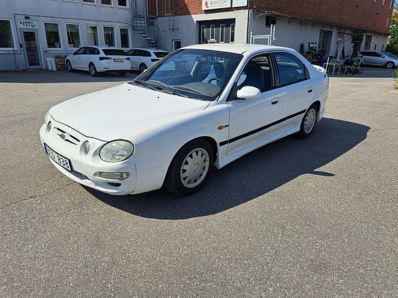 Kia Shuma 2 of 5