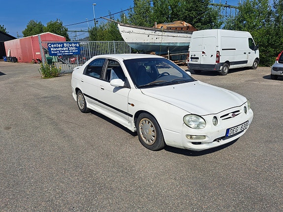 Kia Shuma 4 of 5