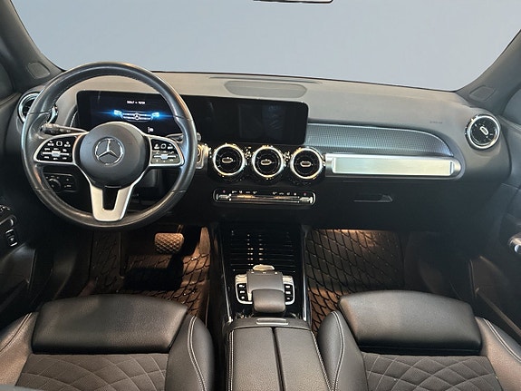 Mercedes-Benz GLB200 8 of 26
