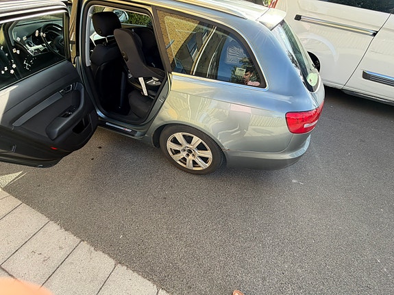Audi A6 4 of 5