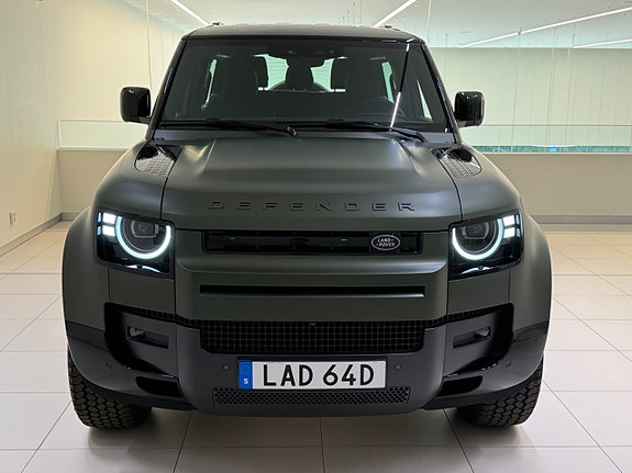 Land Rover Defender 90 2 of 5