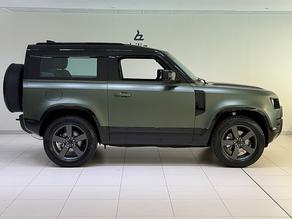 Land Rover Defender 90 6 of 20