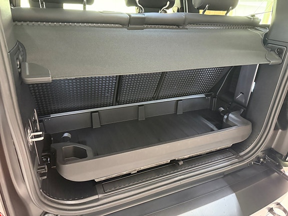 Land Rover Defender 90 19 of 20