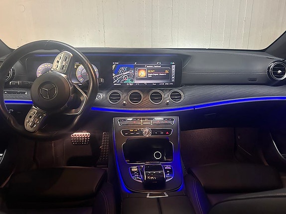 Mercedes-Benz E450 4 of 5