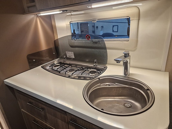 Kabe CLASSIC 560 GLE KS E2 (ALDE+Solcell+Markis+1 700kg) 10 of 18