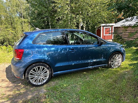 Volkswagen Polo 2 of 8