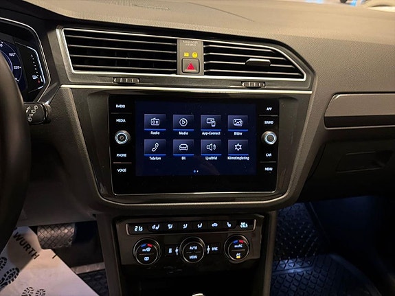 Volkswagen Tiguan 17 of 27