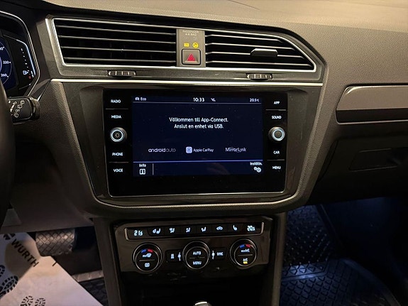 Volkswagen Tiguan 12 of 27