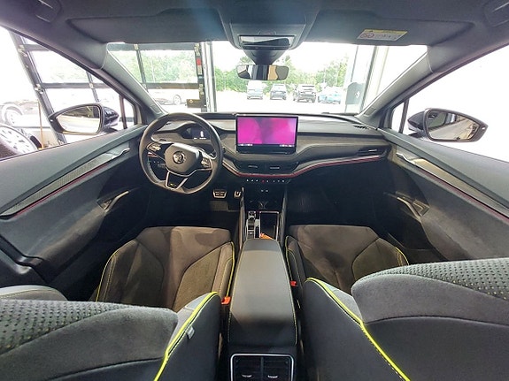 Skoda Enyaq 7 of 16