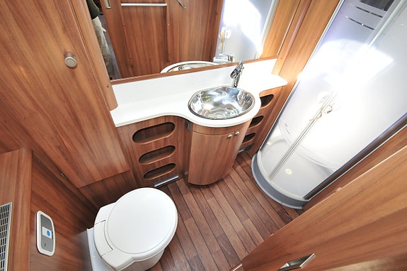 Cabby 700 Caienna AC Mover ALDE Ugn Solceller 12 of 16