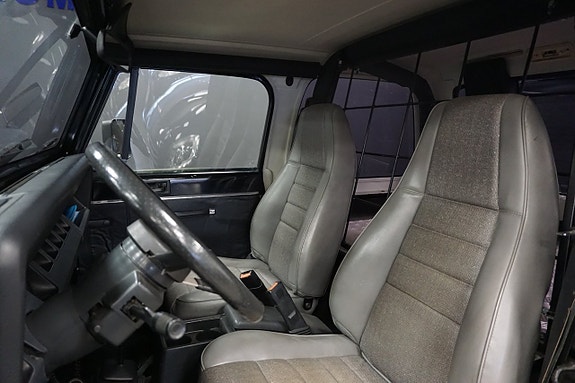 Jeep Wrangler 11 of 15