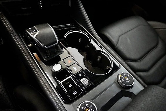 Volkswagen Touareg 16 of 25