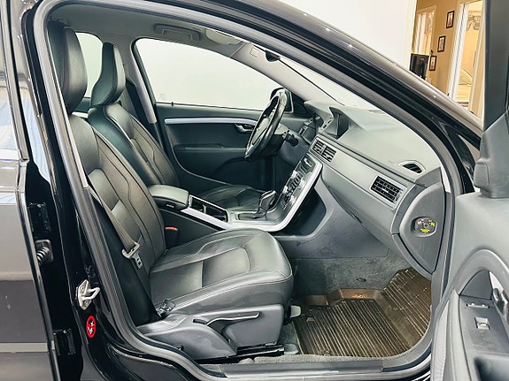 Volvo V70 14 of 24
