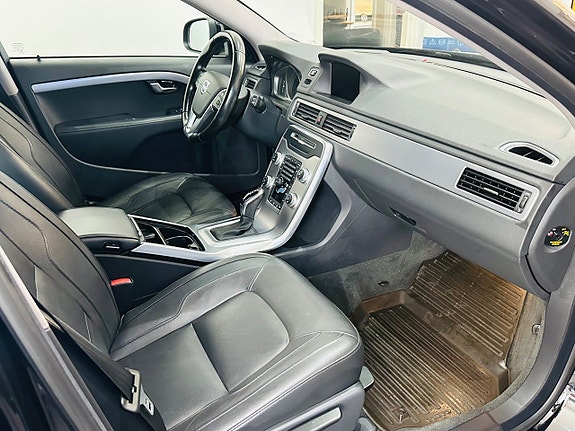 Volvo V70 16 of 24
