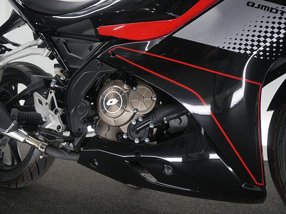 QJ Motor SRK 125 R - Förbeställ 7 of 9