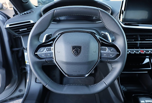 Peugeot 2008 10 of 16